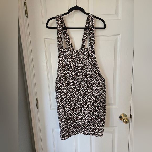 Xhilaration Dresses & Skirts - Xhilaration Black Floral Overall Dress